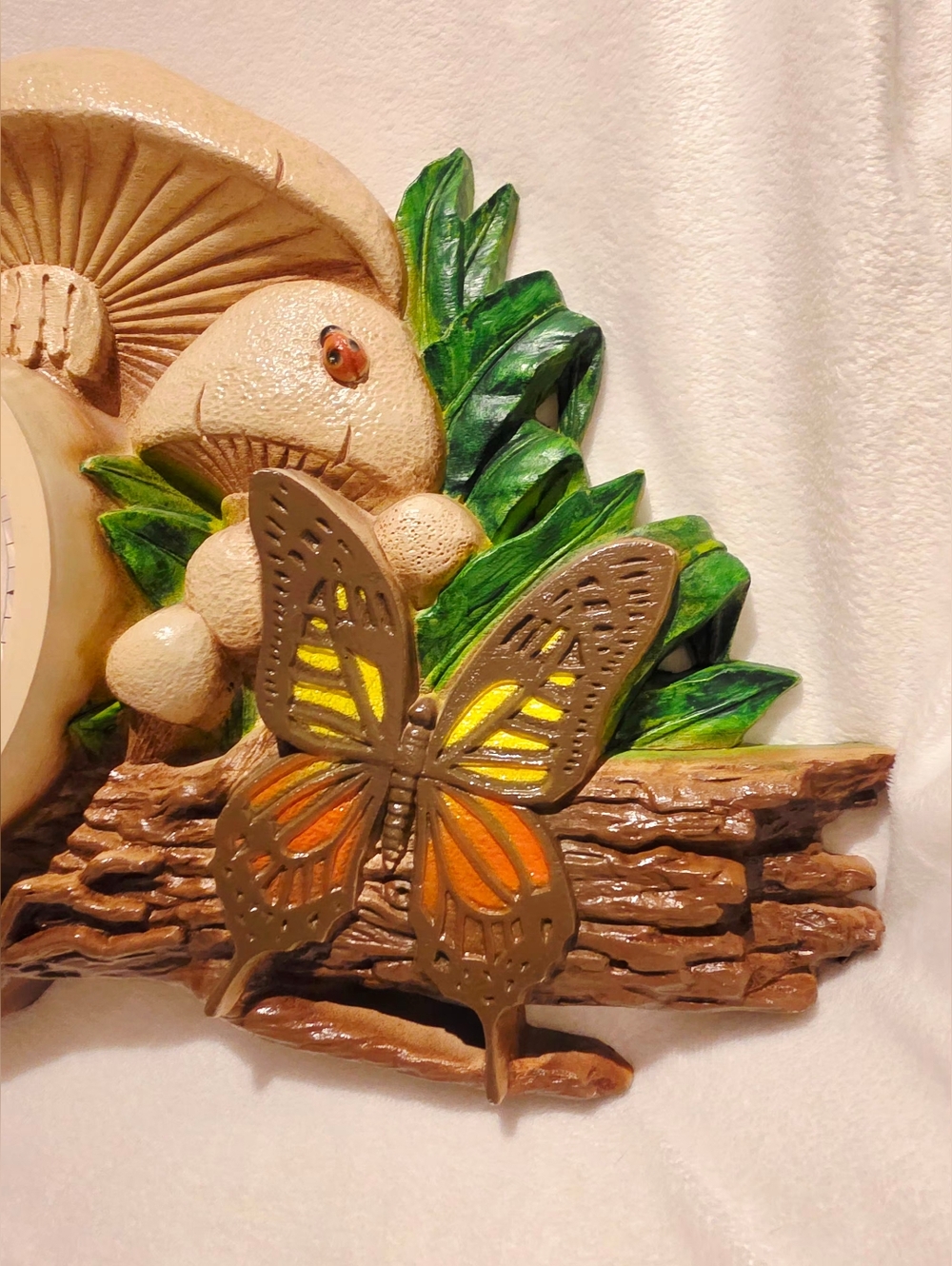 Vintage Burwood Mushroom Wall Clock 1970’s New Haven with Butterflies - Picture 5 of 13